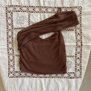 Geel one shoulder tank